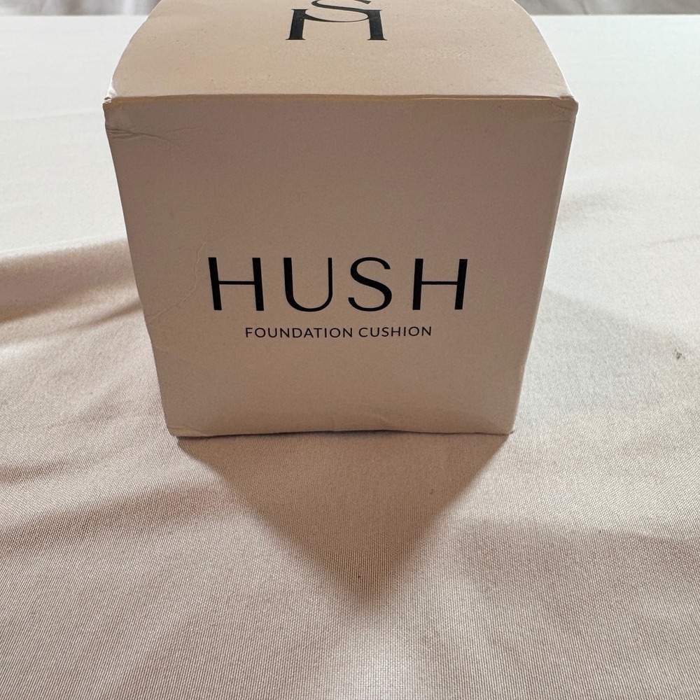 Hush Foundation Cushion Ivory Womens 18g Moisturizing Mushroom Head Applicator